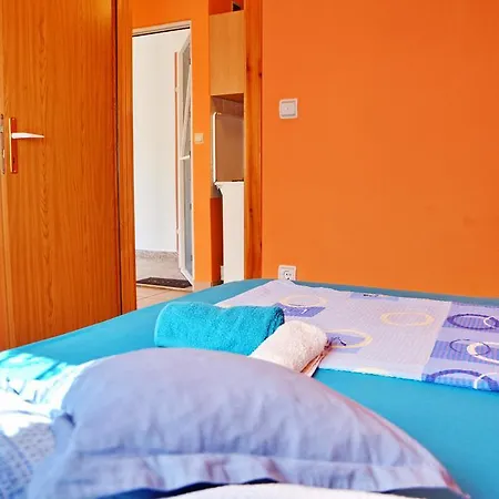 Apartament Sandra Vir