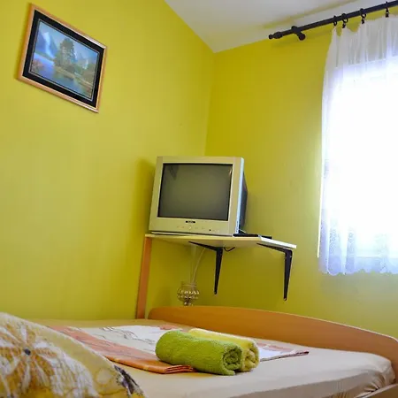 Apartament Sandra Vir