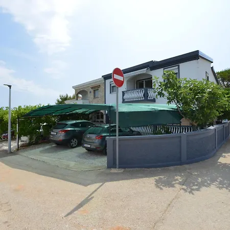 Sandra Appartement Vir