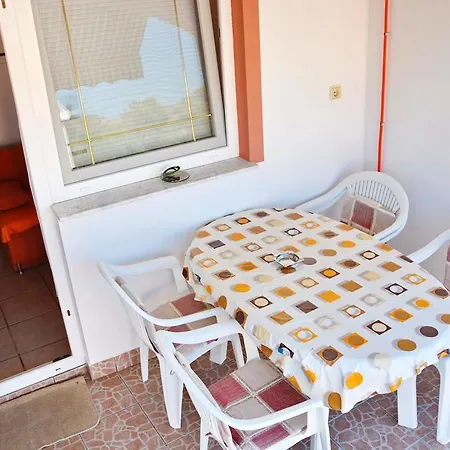 Sandra Apartman Vir